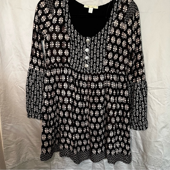 Francesca’s Mi Ami Black and White Patterned Dress - Picture 1 of 13